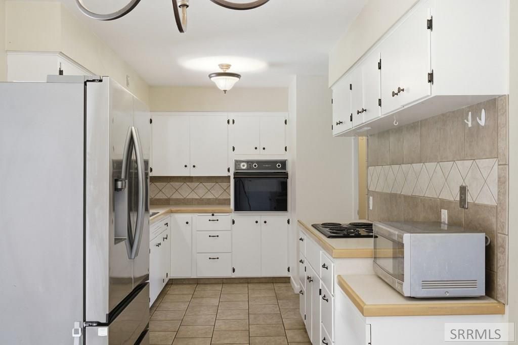 Image 2 of property listing at 409 Quigg Avenue, Shelley, ID 83274