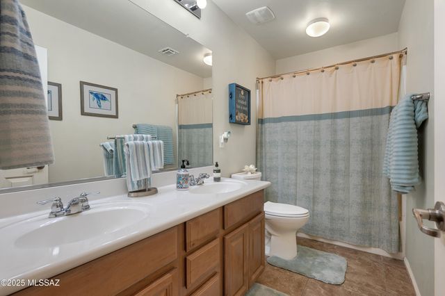 10468 S Cutting Horse Drive, Vail, AZ 85641