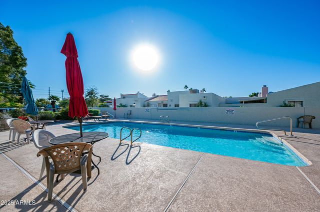 3072 E CANNON Drive, Phoenix, AZ 85028