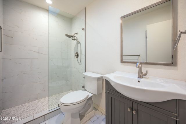 3072 E CANNON Drive, Phoenix, AZ 85028