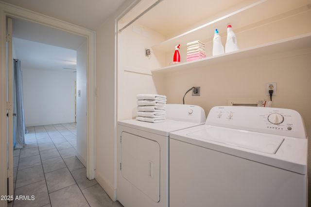 3072 E CANNON Drive, Phoenix, AZ 85028