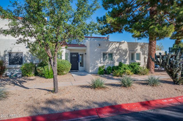 3072 E CANNON Drive, Phoenix, AZ 85028