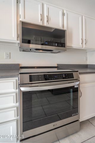 3072 E CANNON Drive, Phoenix, AZ 85028