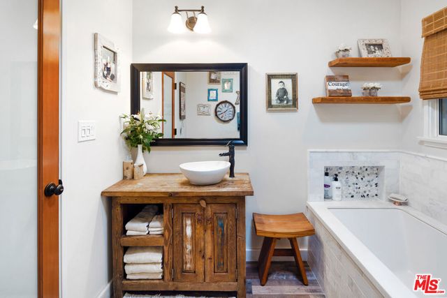 5407 Marburn Avenue, Los Angeles, CA 90043