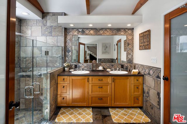 5407 Marburn Avenue, Los Angeles, CA 90043