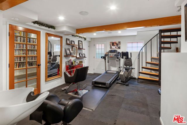 5407 Marburn Avenue, Los Angeles, CA 90043