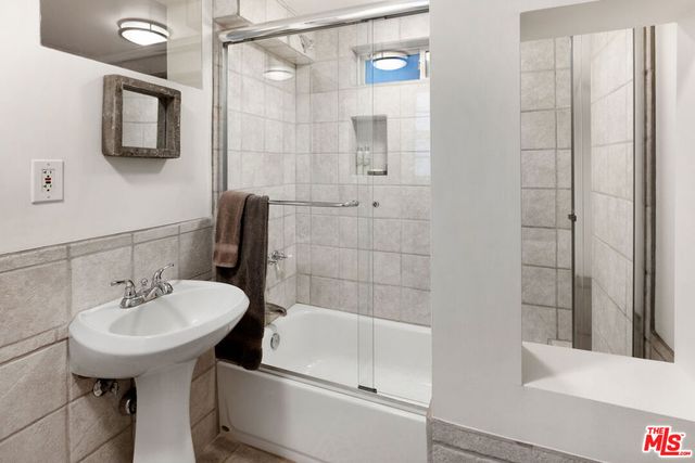 5407 Marburn Avenue, Los Angeles, CA 90043