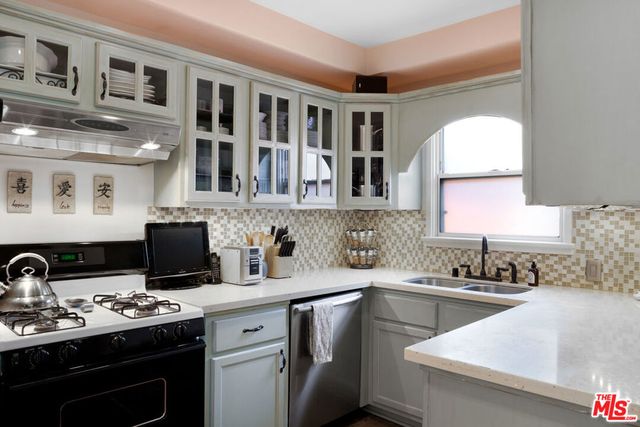 5407 Marburn Avenue, Los Angeles, CA 90043