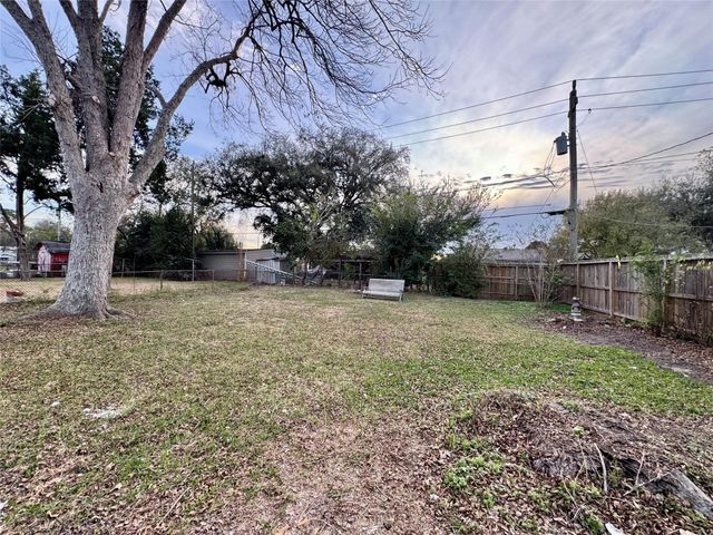 10810 Eddyrock Street, Houston, TX 77089