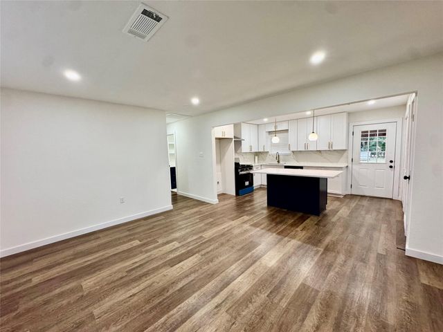 10810 Eddyrock Street, Houston, TX 77089