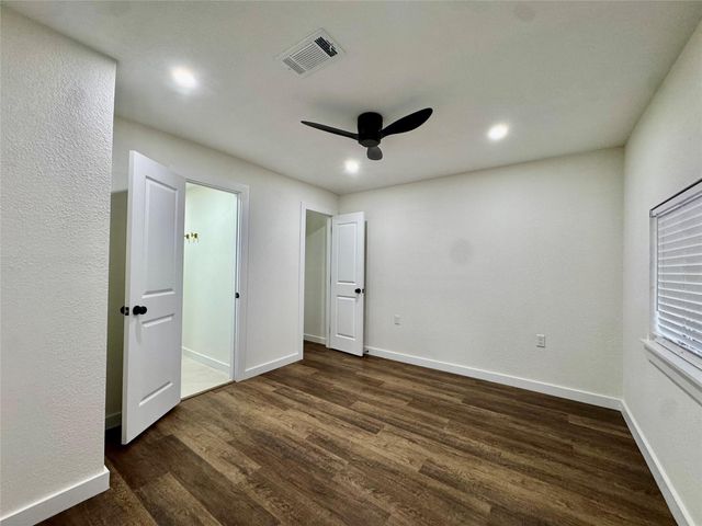 10810 Eddyrock Street, Houston, TX 77089