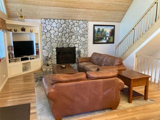 1050 Carousel, Lake Arrowhead, CA 92352