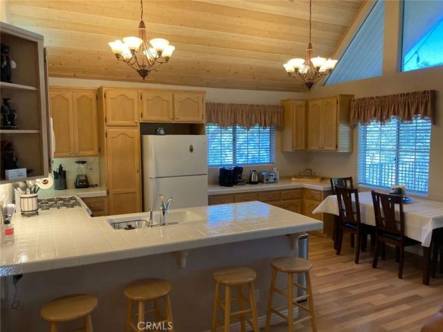 1050 Carousel, Lake Arrowhead, CA 92352