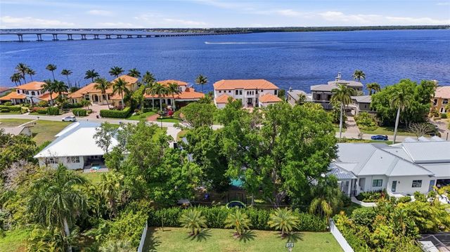 3931 W RIVERSIDE DRIVE, Fort Myers, FL 33901