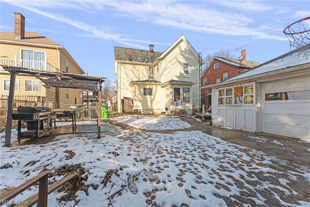 1221 North Avenue NE, Massillon, OH 44646