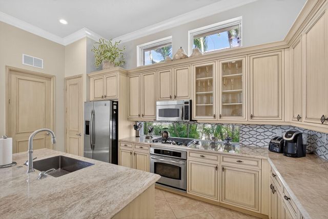 283 Porto Vecchio Way, Palm Beach Gardens, FL 33418