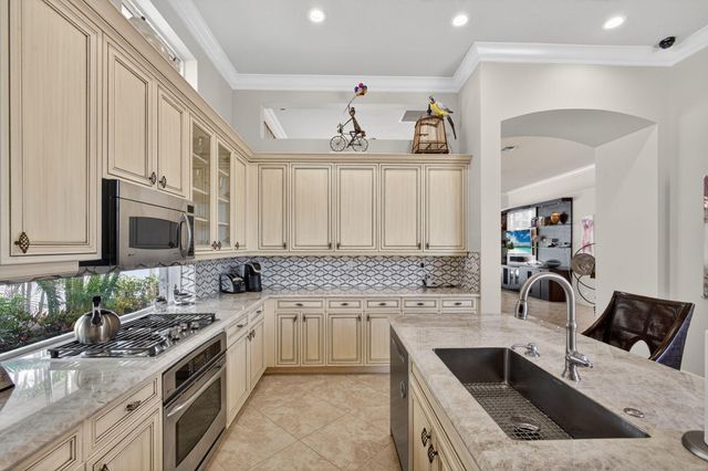 283 Porto Vecchio Way, Palm Beach Gardens, FL 33418