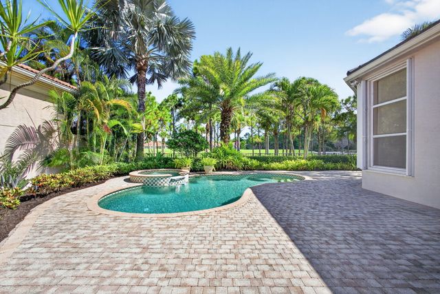283 Porto Vecchio Way, Palm Beach Gardens, FL 33418