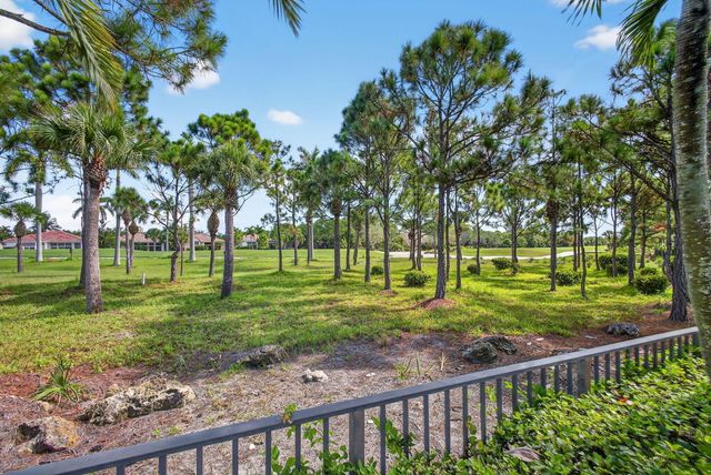 283 Porto Vecchio Way, Palm Beach Gardens, FL 33418