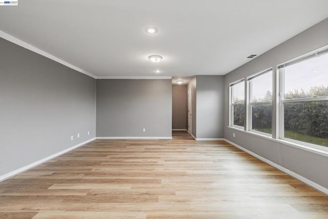 1255 Day Light Dr, Merced, CA 95348