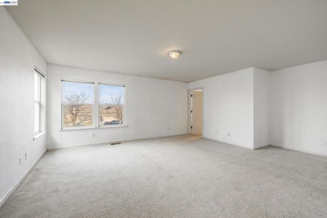 1255 Day Light Dr, Merced, CA 95348