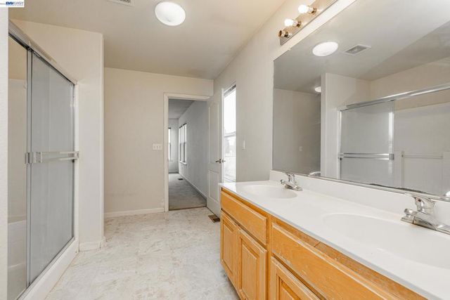 1255 Day Light Dr, Merced, CA 95348