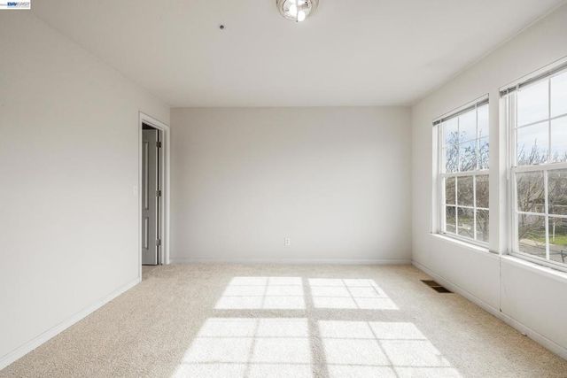 1255 Day Light Dr, Merced, CA 95348