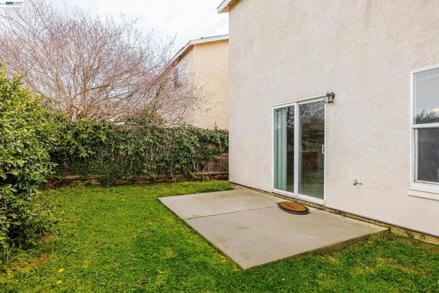 1255 Day Light Dr, Merced, CA 95348