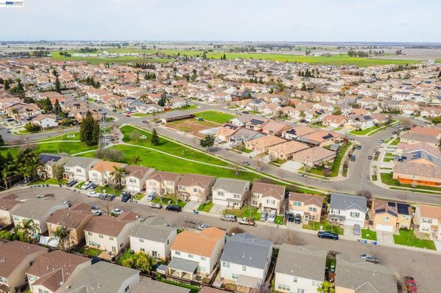 1255 Day Light Dr, Merced, CA 95348