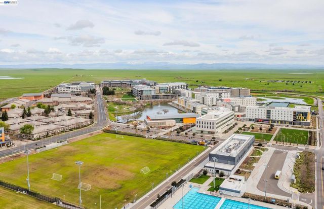 1255 Day Light Dr, Merced, CA 95348