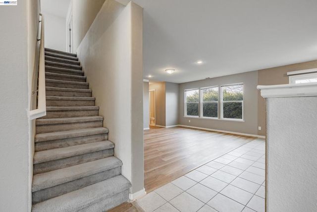 1255 Day Light Dr, Merced, CA 95348