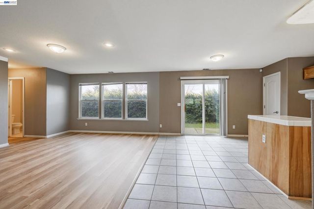 1255 Day Light Dr, Merced, CA 95348