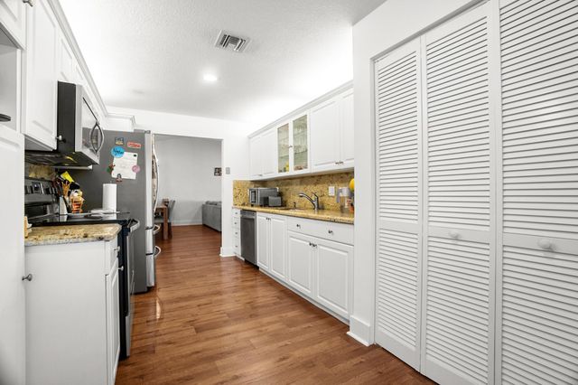 19961 Mona Circle, Boca Raton, FL 33434