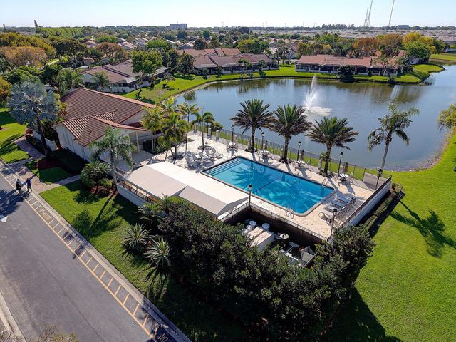 19961 Mona Circle, Boca Raton, FL 33434