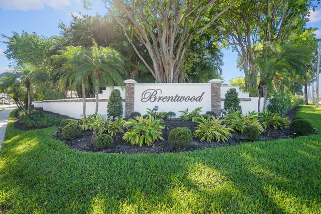 19961 Mona Circle, Boca Raton, FL 33434
