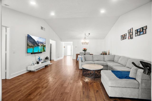 19961 Mona Circle, Boca Raton, FL 33434