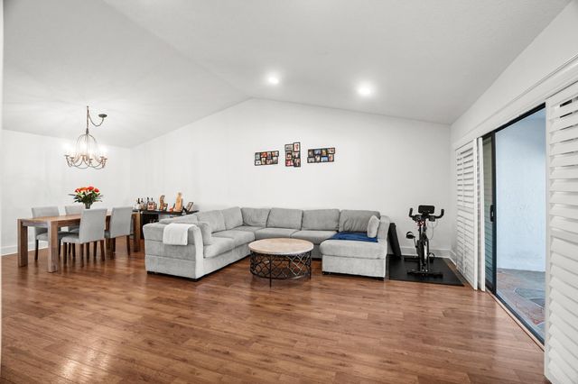 19961 Mona Circle, Boca Raton, FL 33434