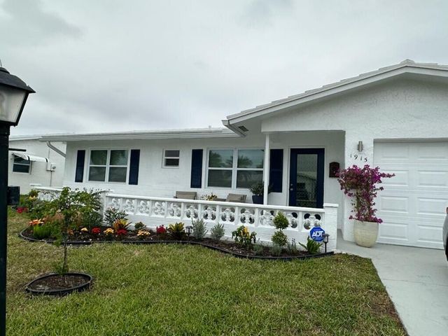 1915 SW 17th Street SW, Boynton Beach, FL 33426