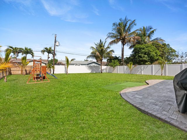 9329 SW 2nd Street, Boca Raton, FL 33428