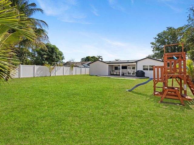 9329 SW 2nd Street, Boca Raton, FL 33428