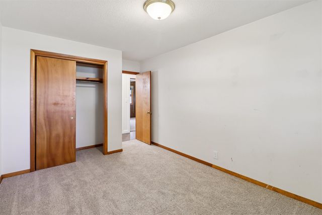 1004 E 14th Street S, Newton, IA 50208