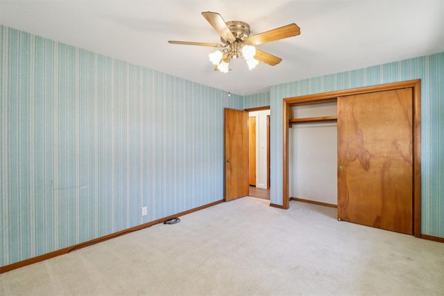 1004 E 14th Street S, Newton, IA 50208