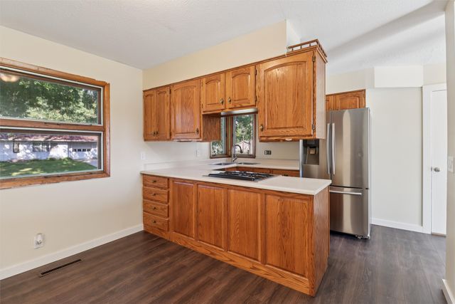 1004 E 14th Street S, Newton, IA 50208