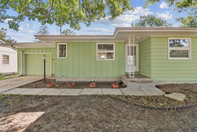 1004 E 14th Street S, Newton, IA 50208