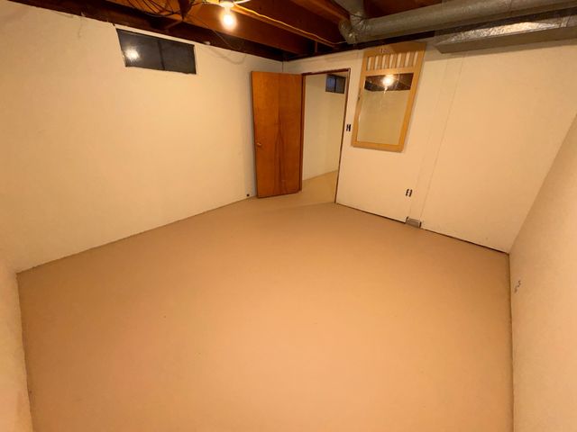 1004 E 14th Street S, Newton, IA 50208