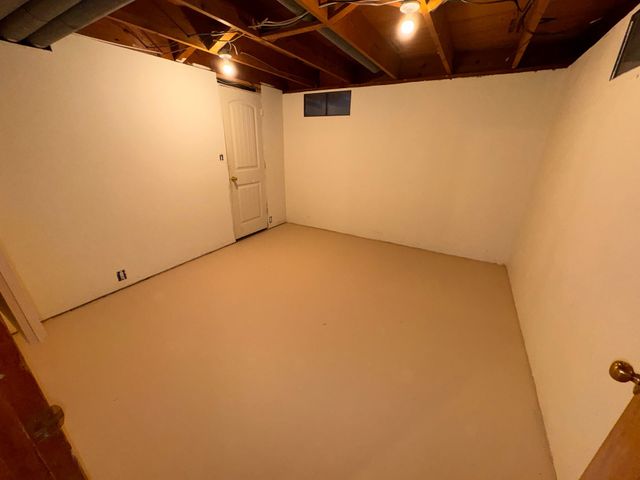 1004 E 14th Street S, Newton, IA 50208