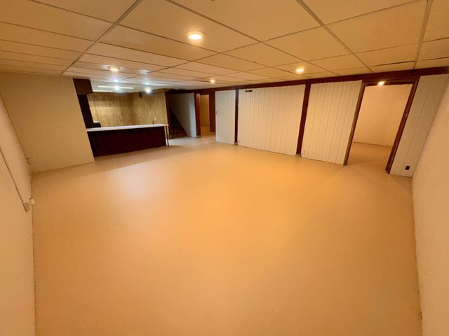 1004 E 14th Street S, Newton, IA 50208