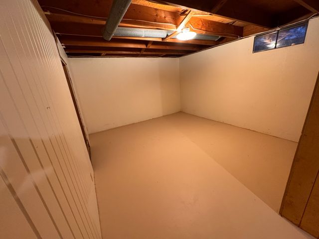 1004 E 14th Street S, Newton, IA 50208