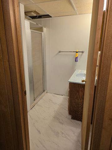 1004 E 14th Street S, Newton, IA 50208