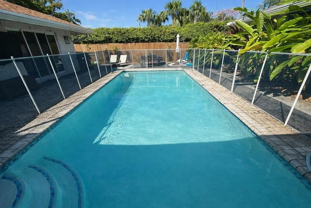 126 Laurel Road, Hollywood, FL 33021